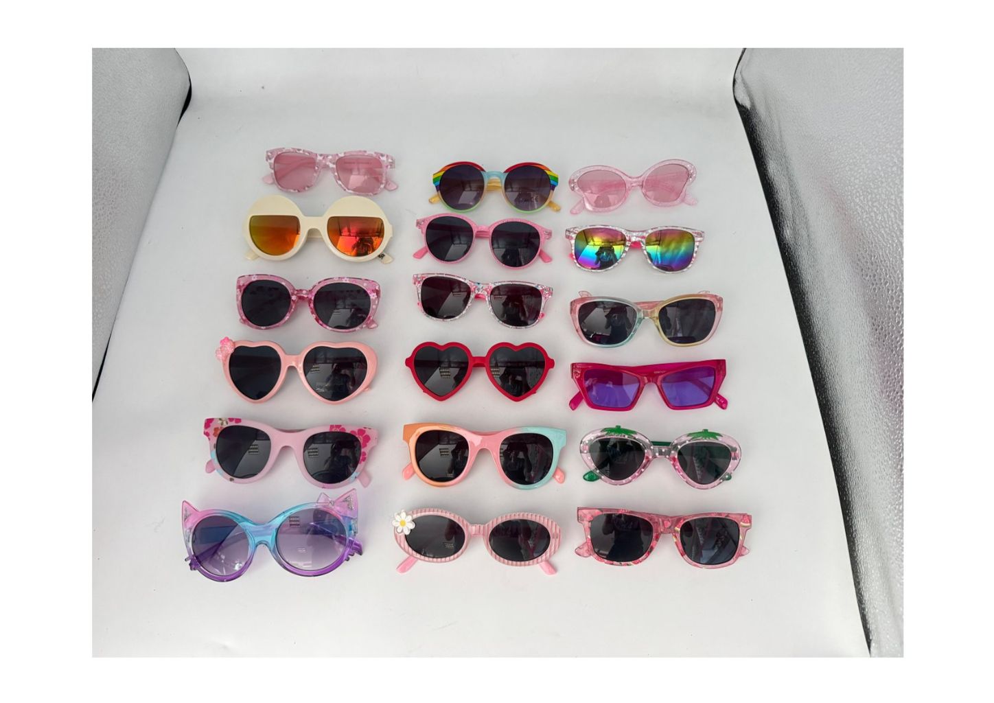 Cute Children's Novelty Sunglasses (Mixed Styles) 3