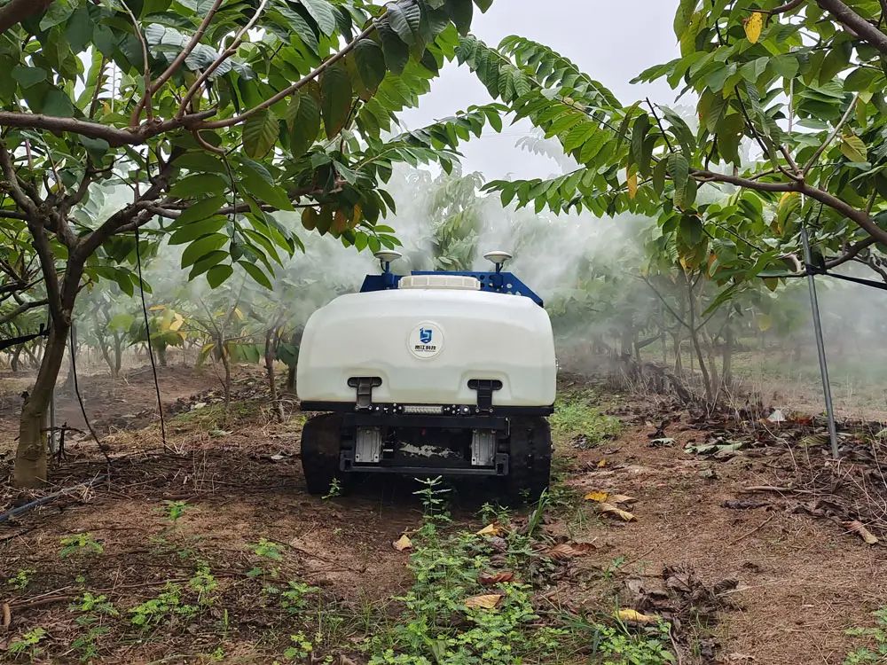 S450 Unmanned Orchard Spraying Robot 3